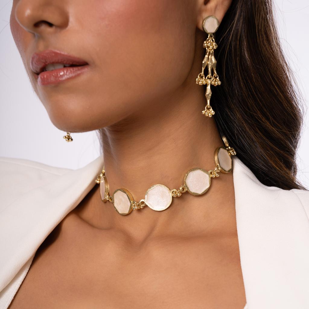 AL BASMUH CHOKER W